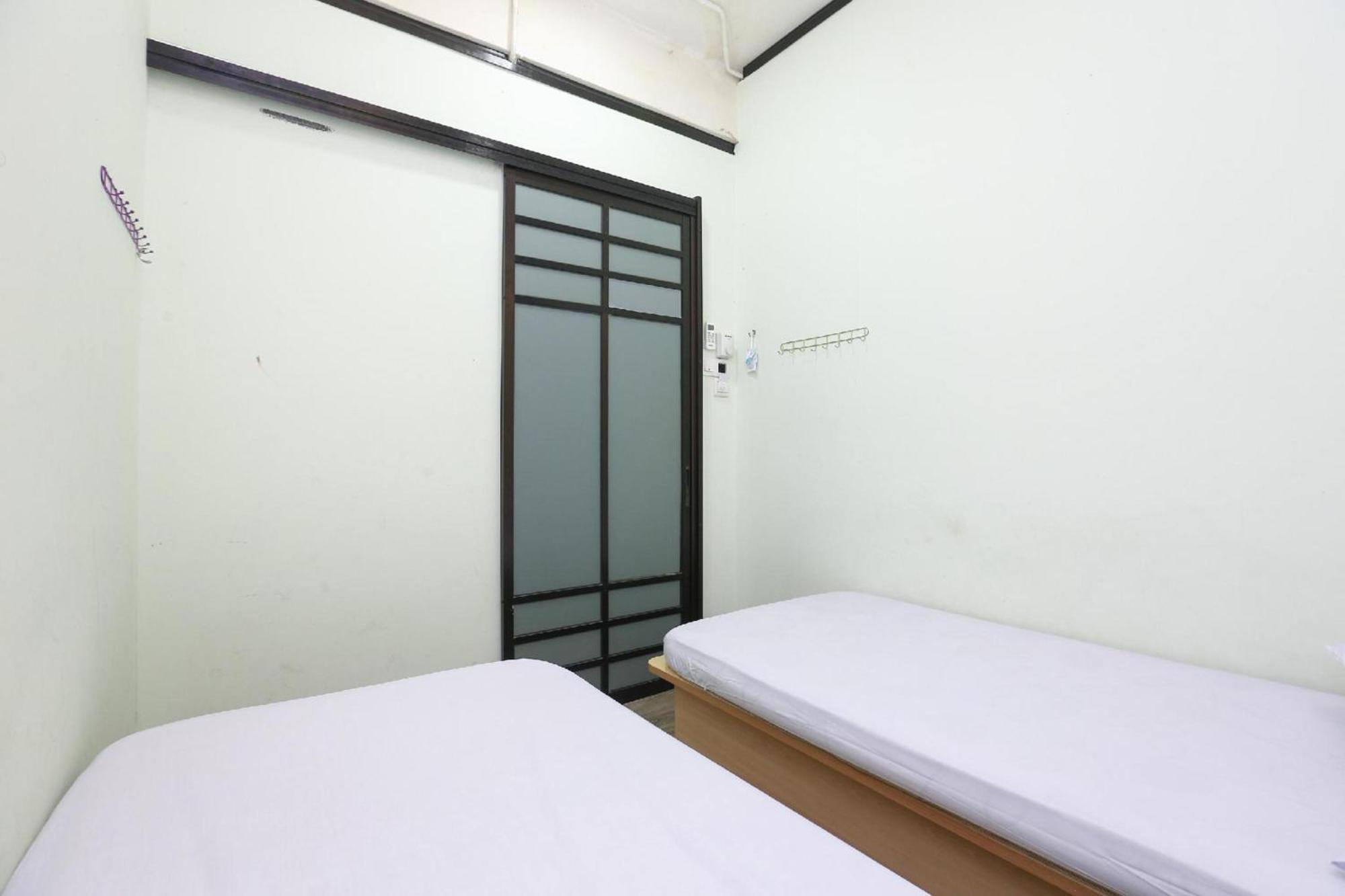 Spot On 90587 The Space Inn Kuala Terengganu Exterior foto