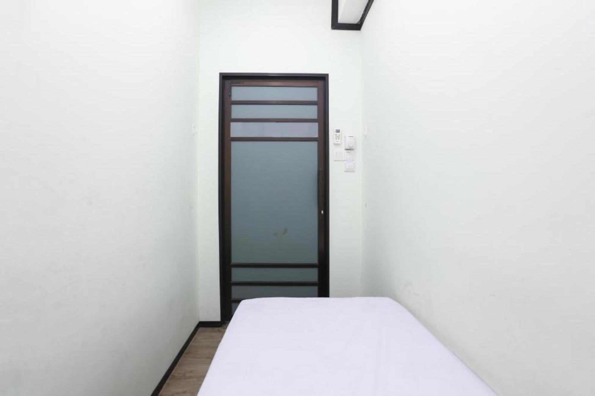 Spot On 90587 The Space Inn Kuala Terengganu Exterior foto