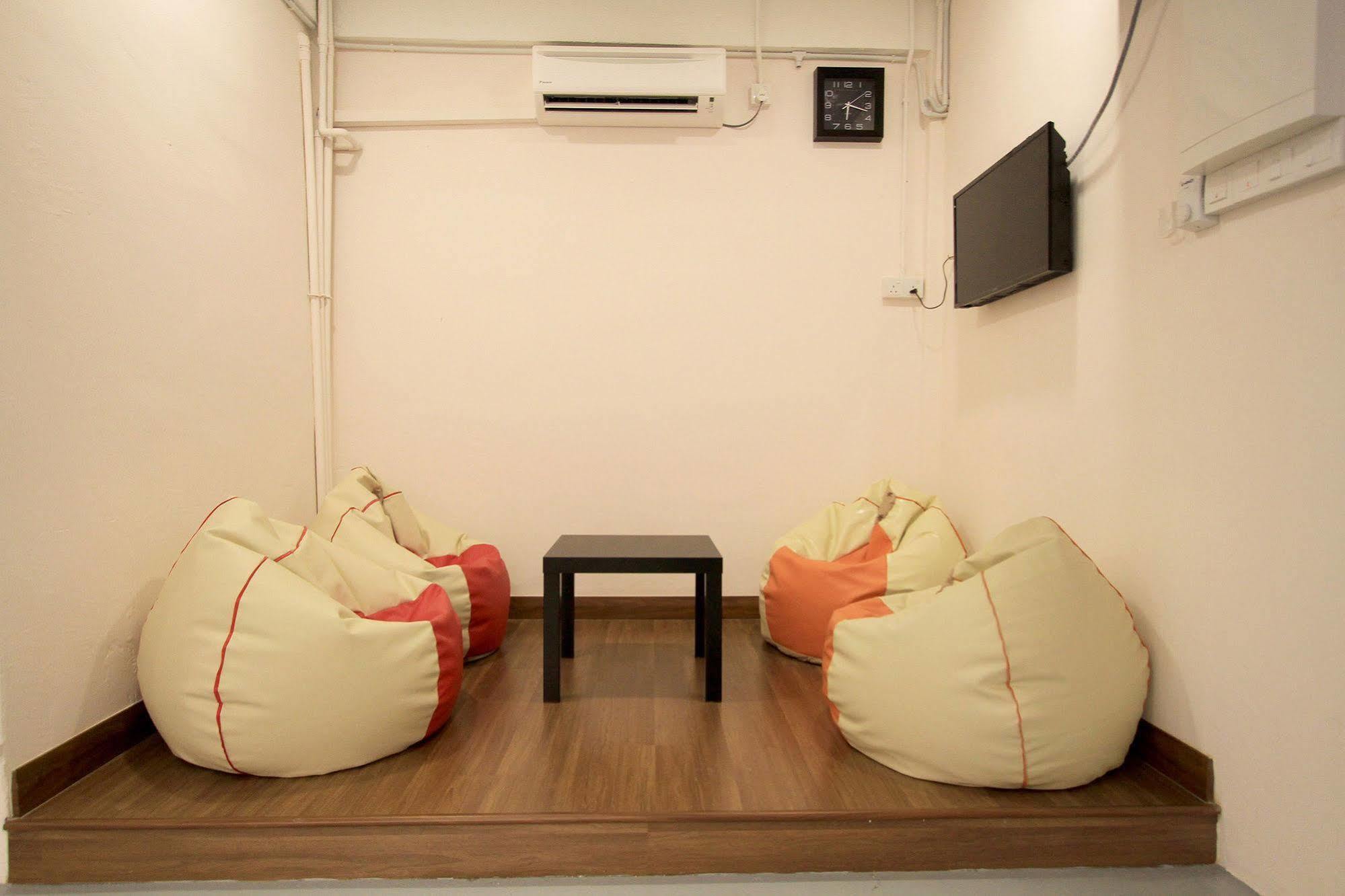 Spot On 90587 The Space Inn Kuala Terengganu Exterior foto